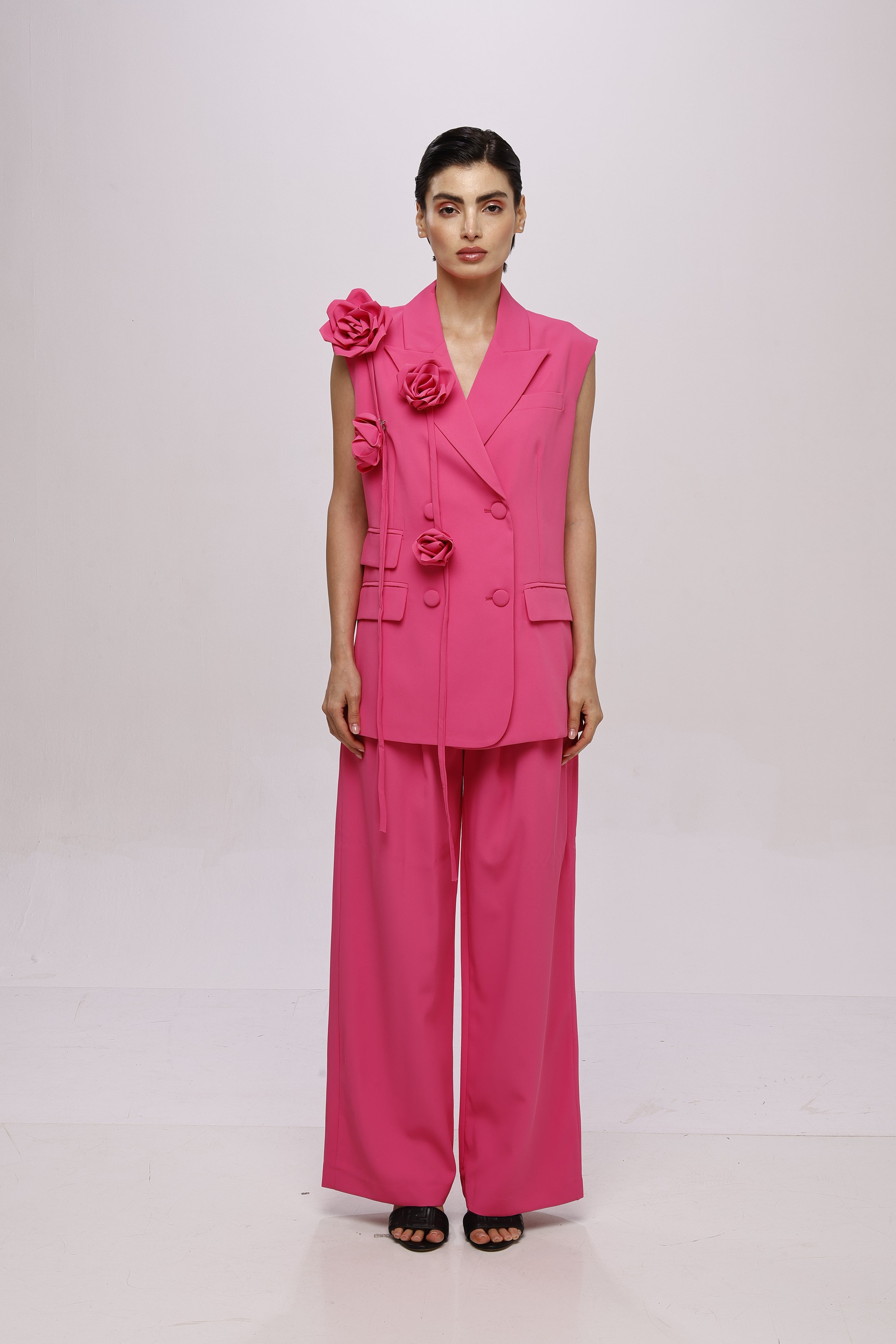 Solid fully lined sleeveless button closer suit set Pink