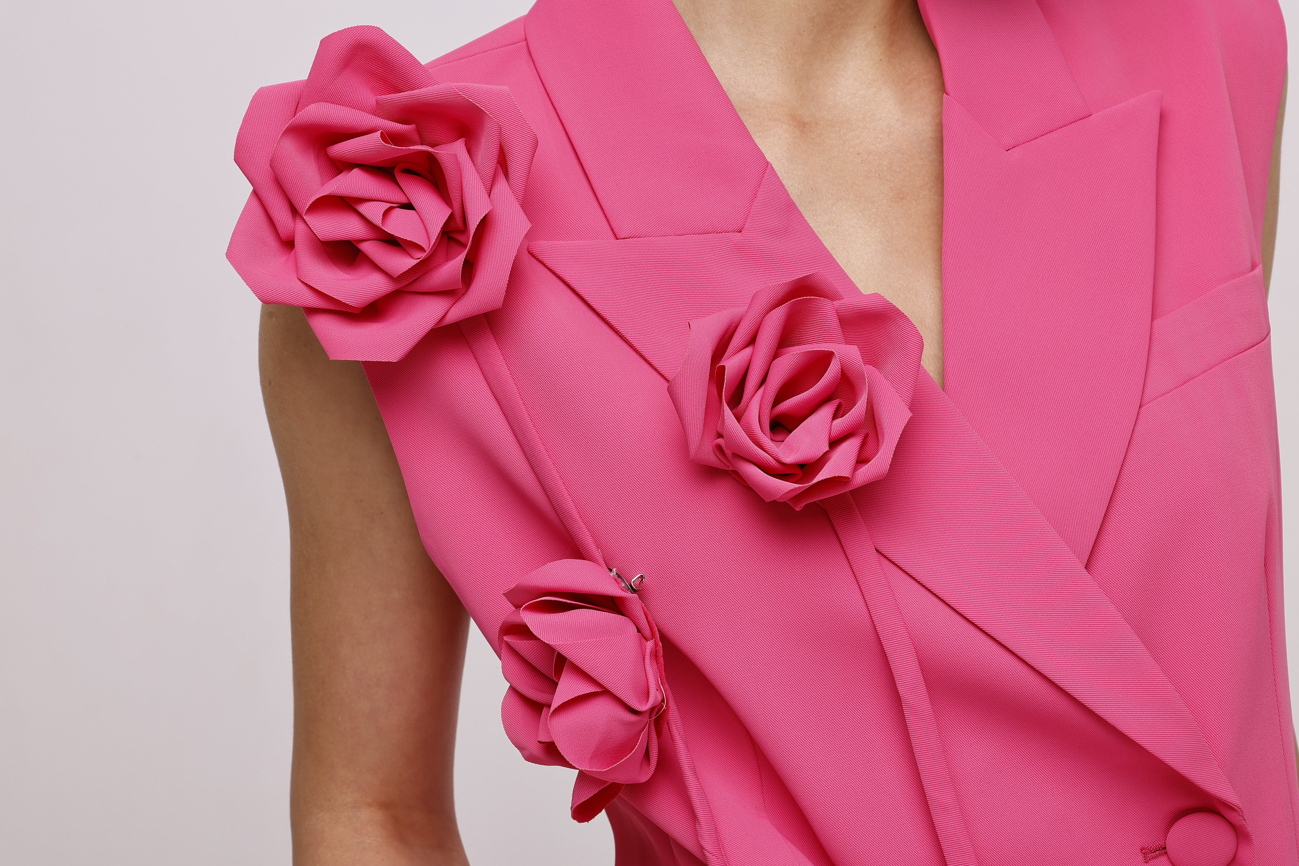 Solid fully lined sleeveless button closer suit set Pink