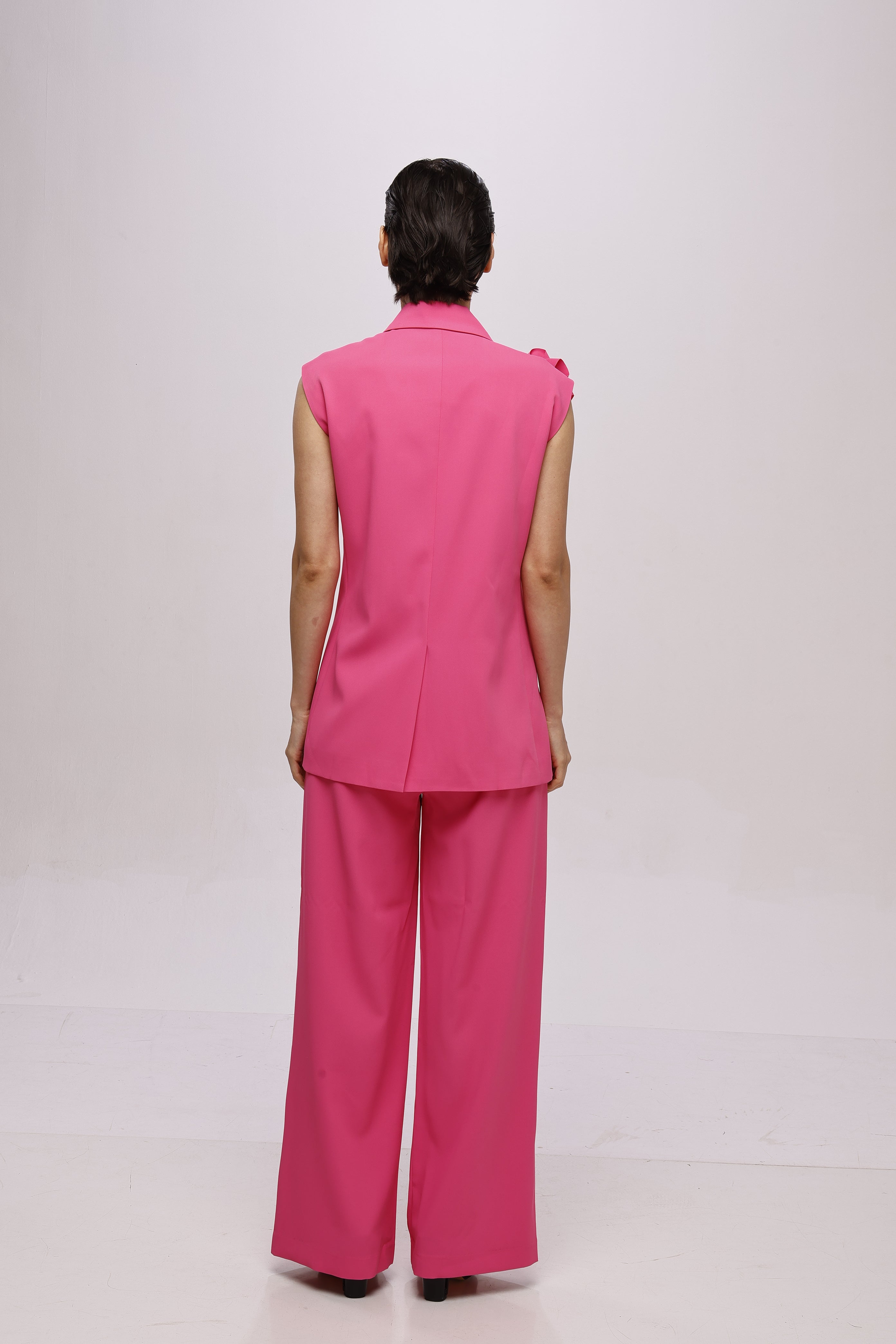 Solid fully lined sleeveless button closer suit set Pink