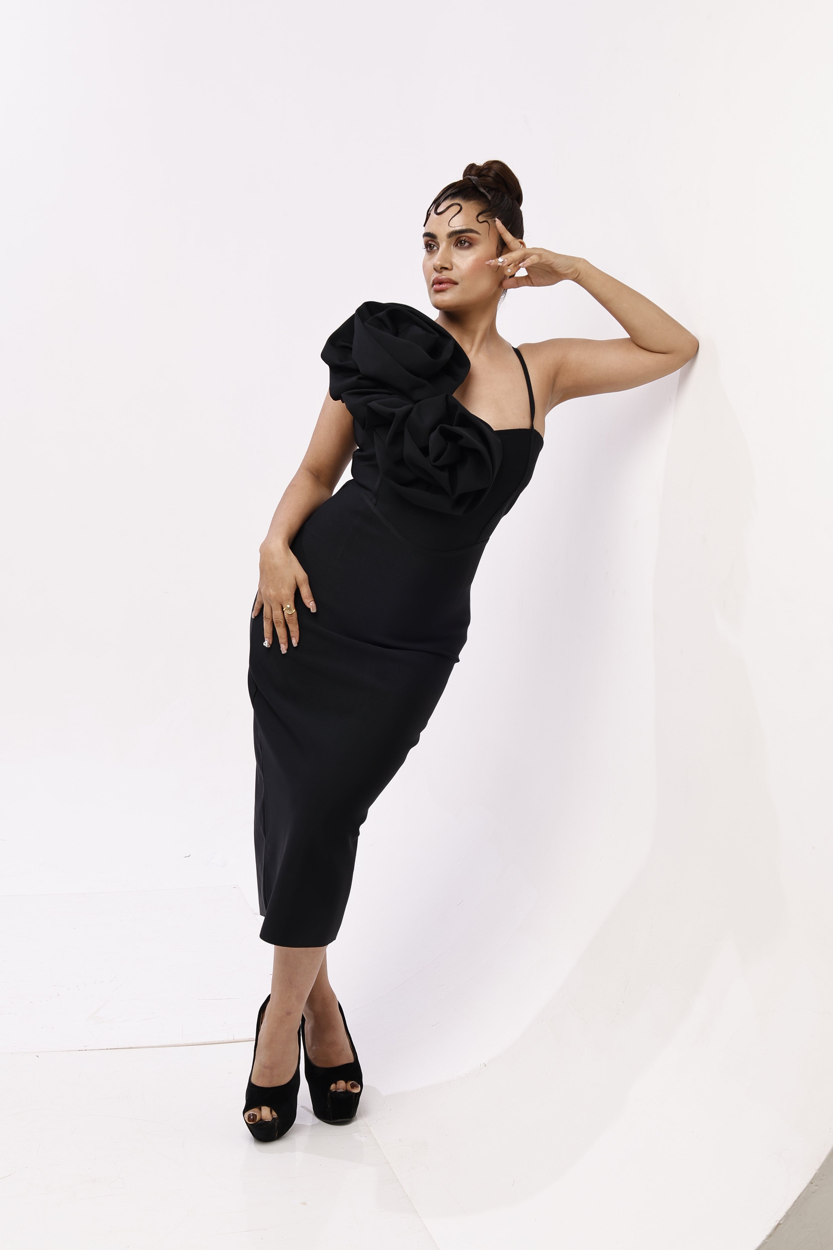 Solid Bandage flower one shoulder midi dress Black