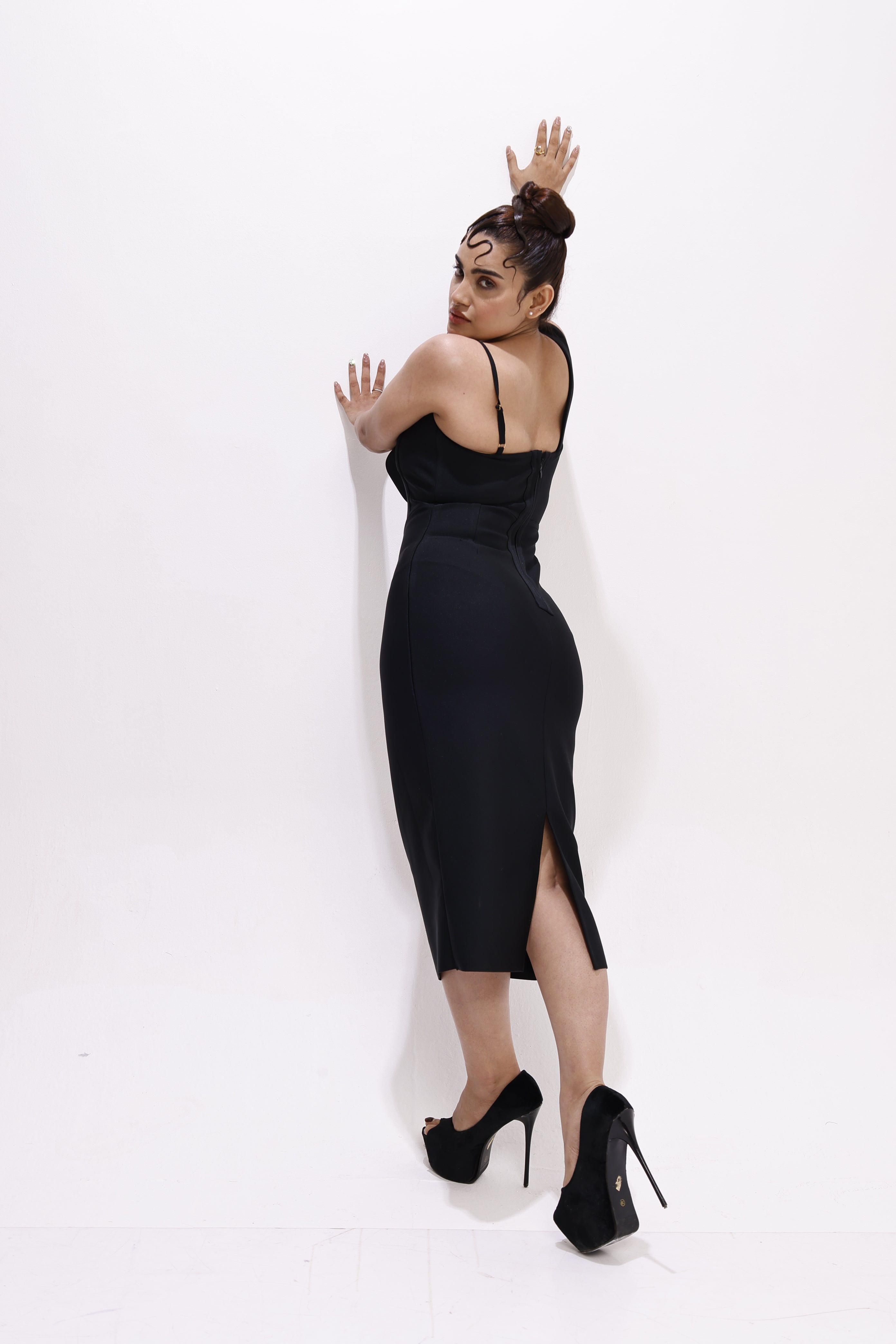 Solid Bandage flower one shoulder midi dress Black