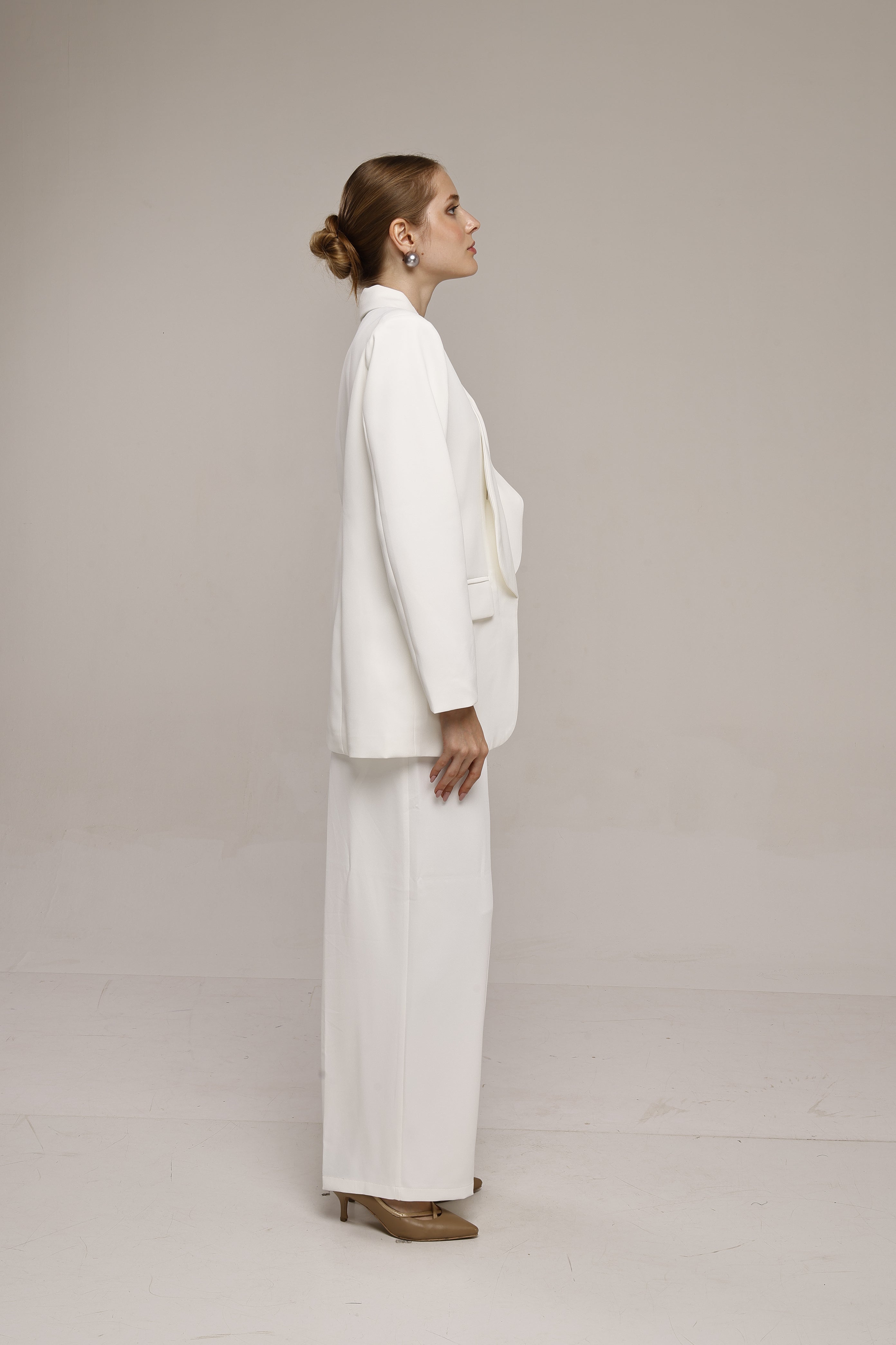 Solid fully lined shawl Collar long sleeve blazer White