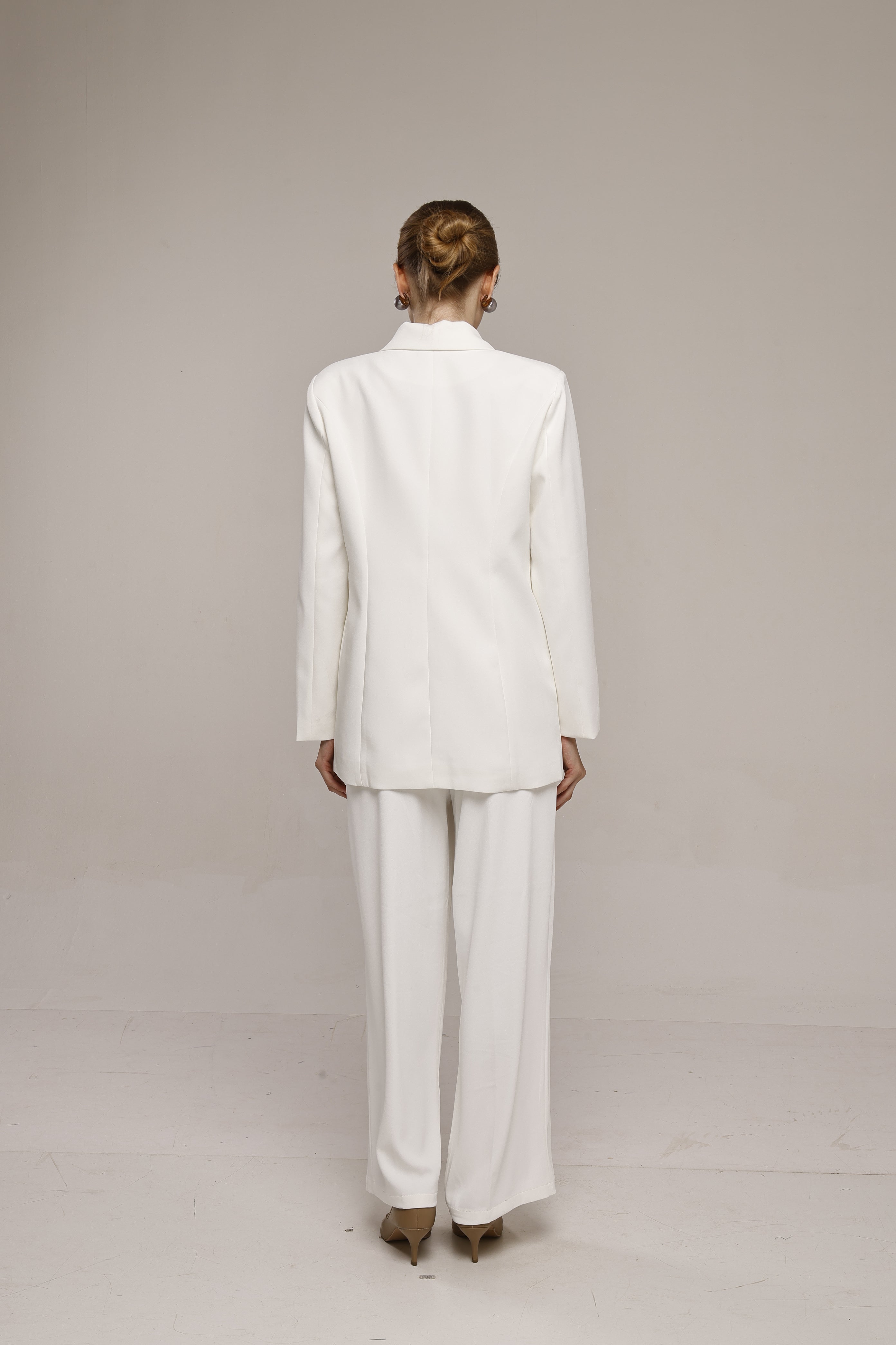 Solid fully lined shawl Collar long sleeve blazer White