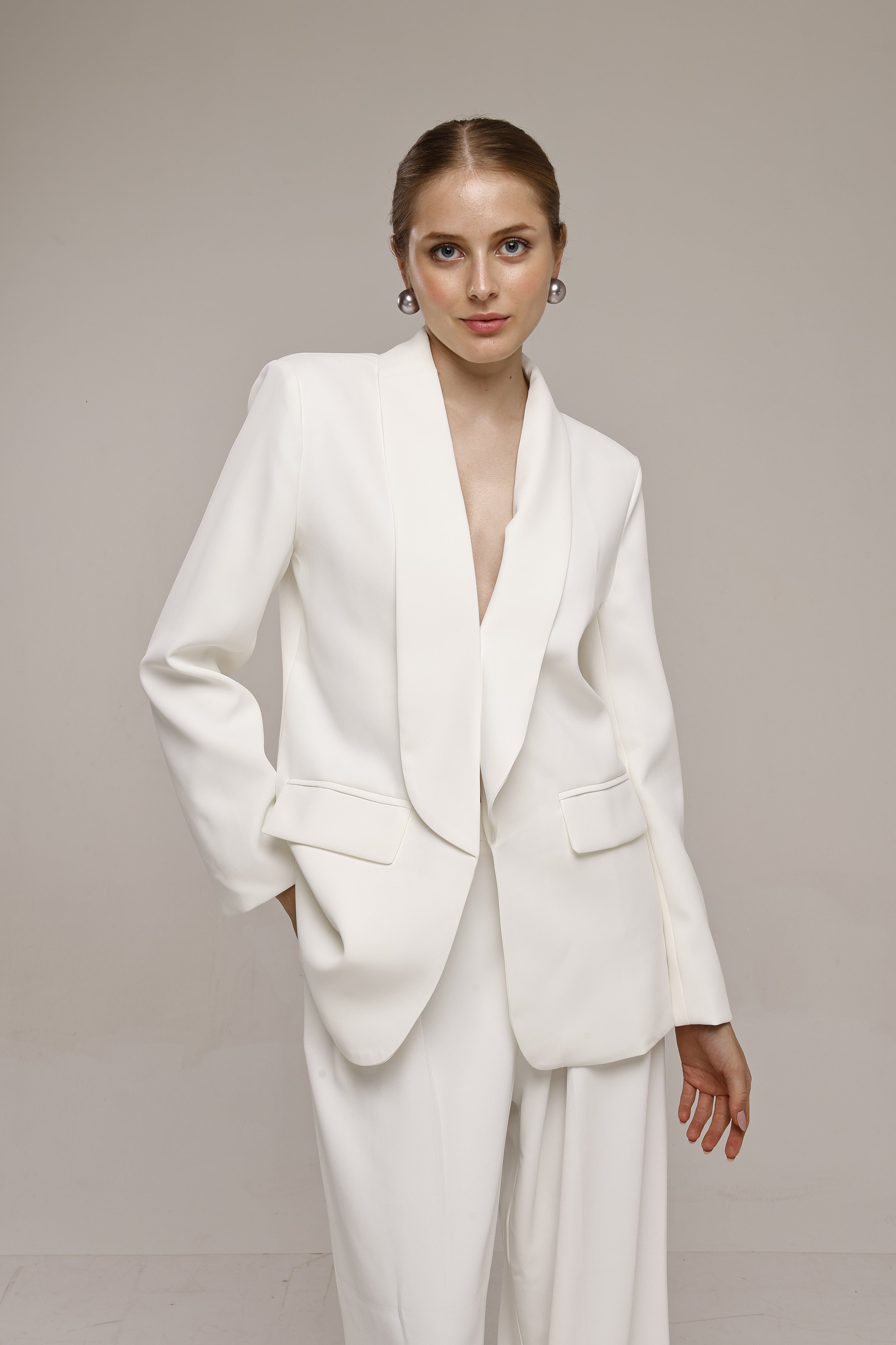 Solid fully lined shawl Collar long sleeve blazer White