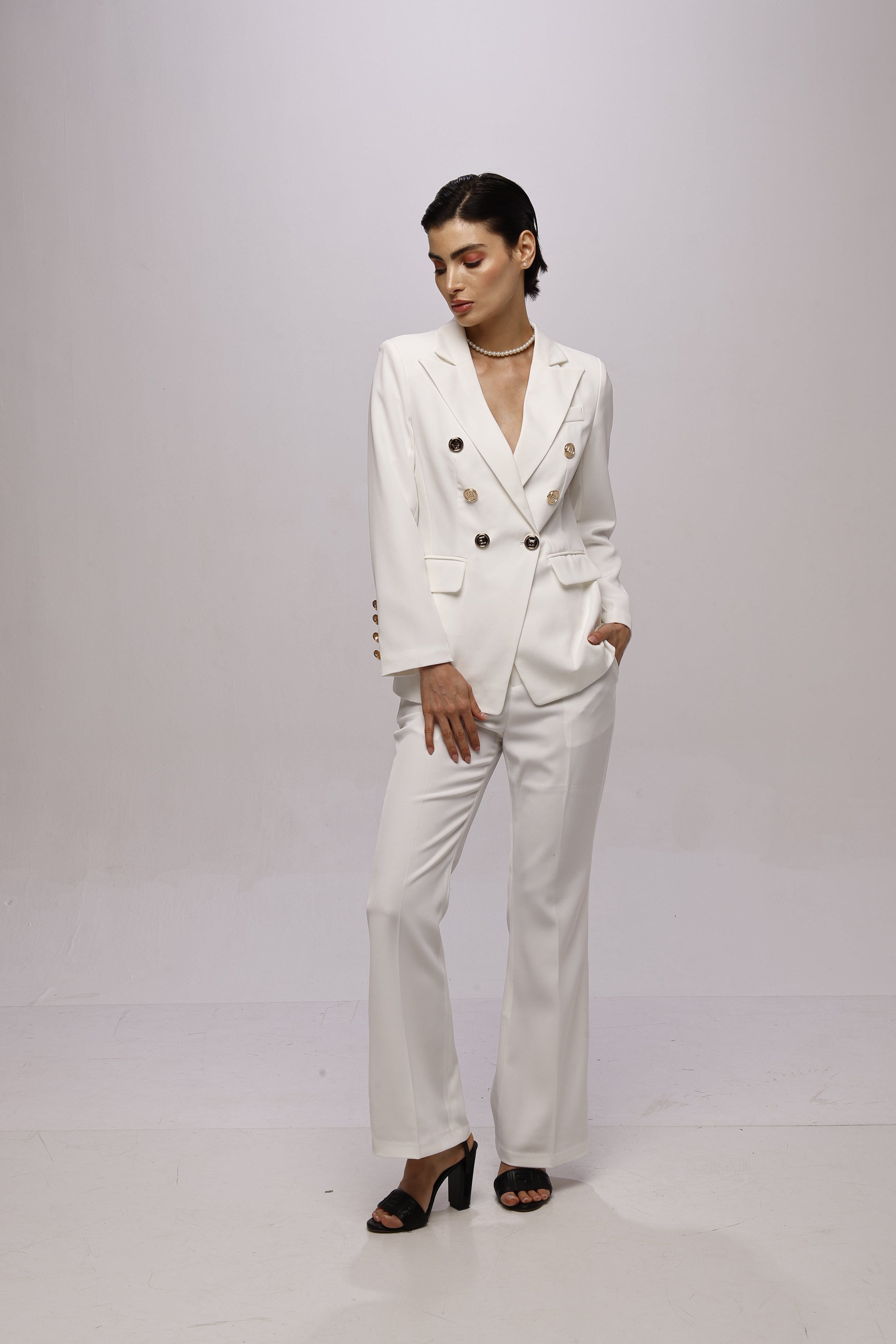 Solid fully lined lapel Collar long sleeve button closer suitset White